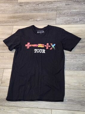 Ed Sheeran TOUR Graphic Tee - 2025 Black Sizs Small
